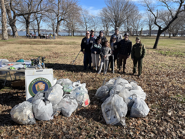 Youngsters including 20 Wilderness Volunteers from Alexandria helped Photo by Carolyn Bednarek